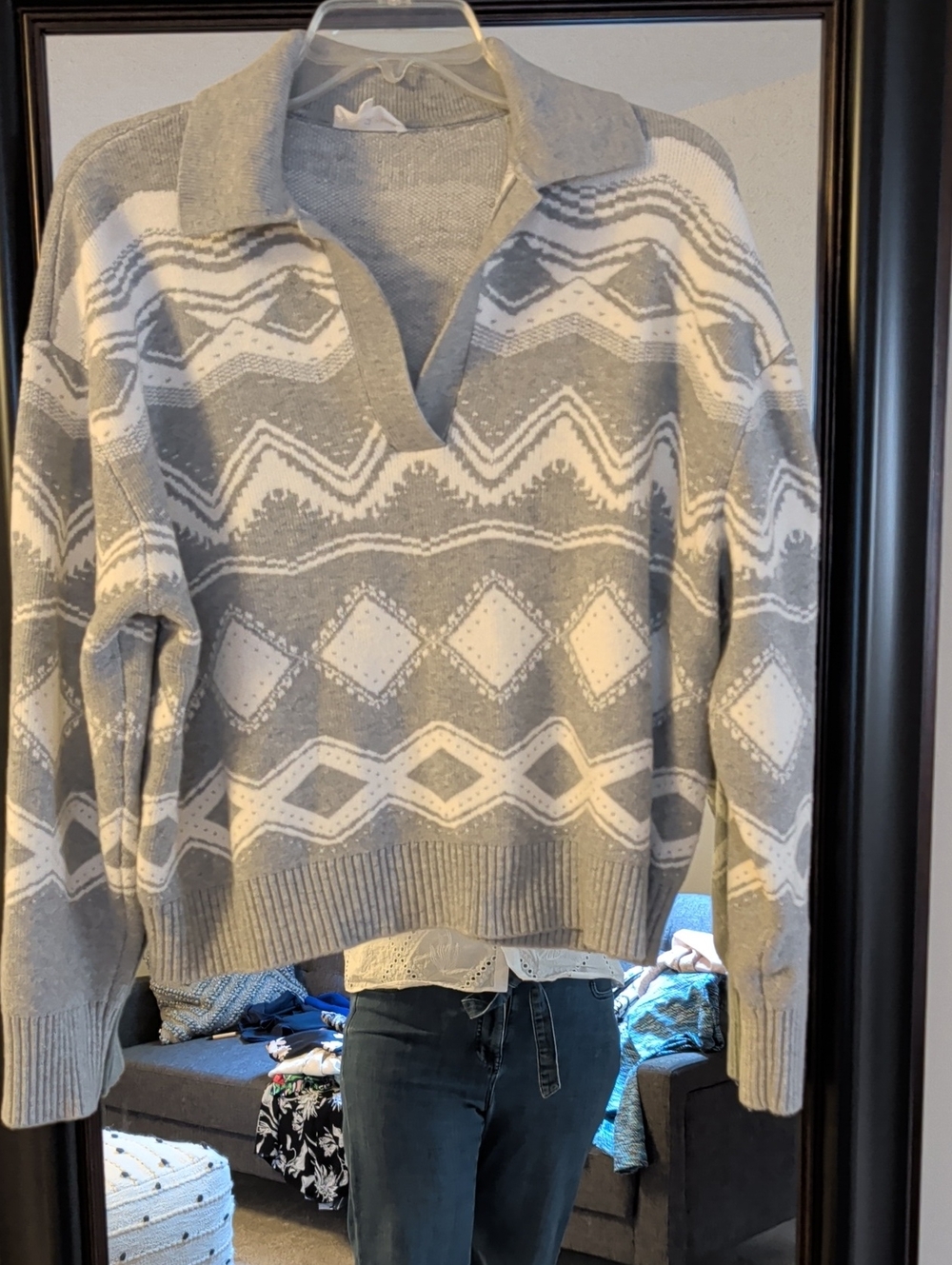 Lou & Grey Gray and White Patterned V-Neck Collared Sweater